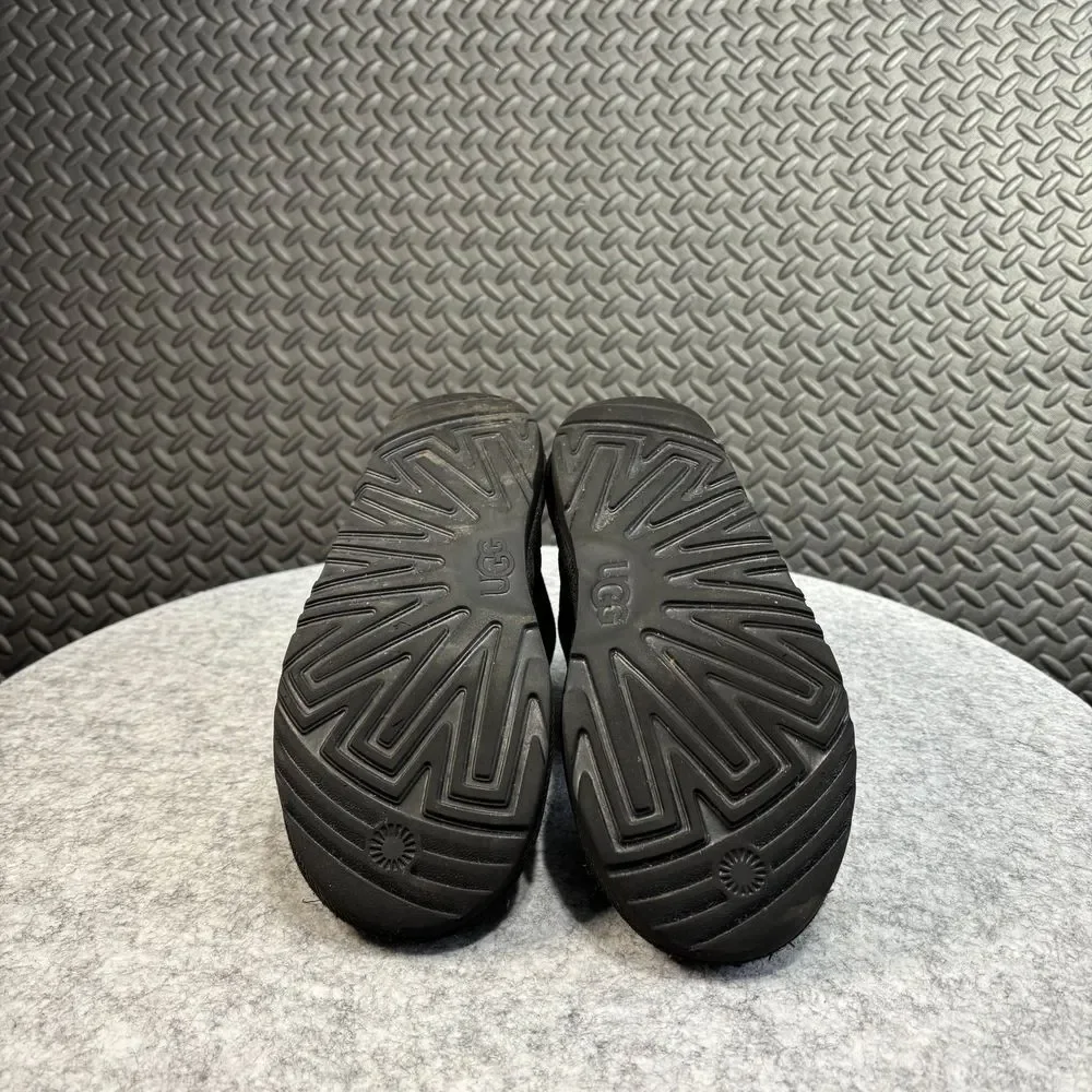 UGG Neumel II Unisex Kid Chukka Boot, Size 6 -‎ Black (1017320K)